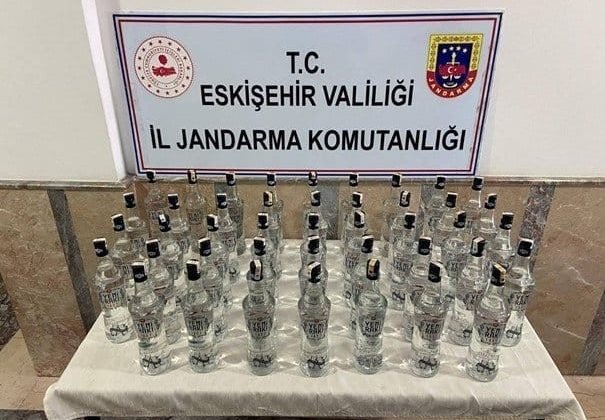 Jandarma ekipleri 43 litre sahte içki ele geçirdi