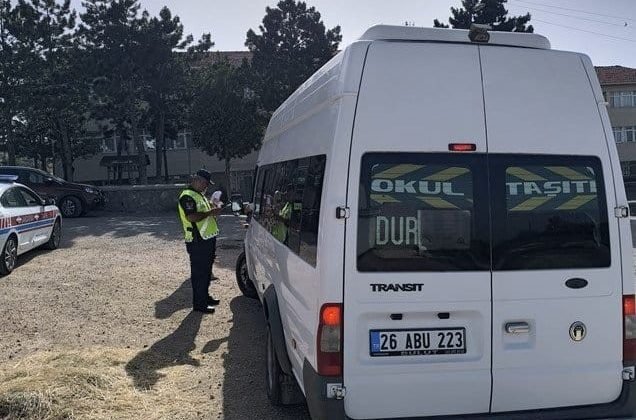 Güvenlik ekipleri okul servislerini denetledi