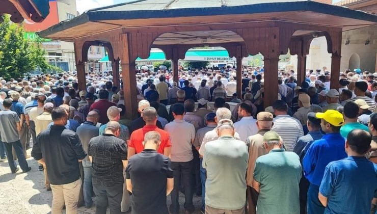 Kansere yeniş düşen muhtar son yolculuğuna uğurlandı