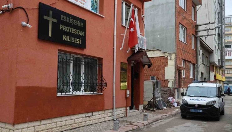 Kiliseye zorla girmeye çalışan alkollü şahıslar hakkında 4’er yıldan 11’er yıla kadar hapis talep edildi