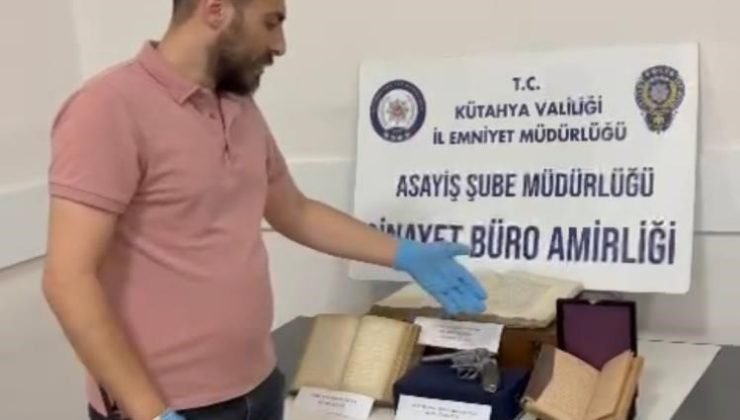Kütahya’da 2 antika Kur’an-ı Kerim ve antika tabanca ele geçirildi