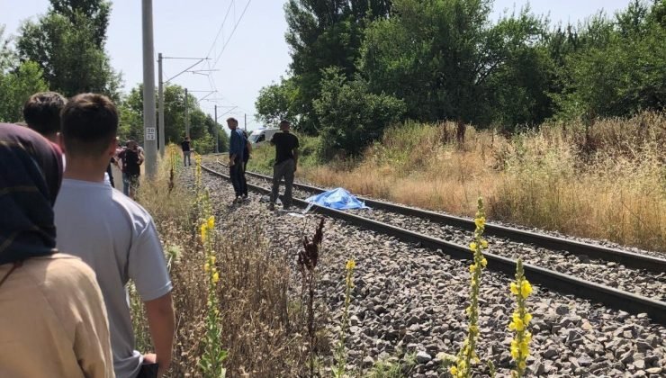 Kütahya’da yolcu treni çapa motoruna çarptı: 1 ölü