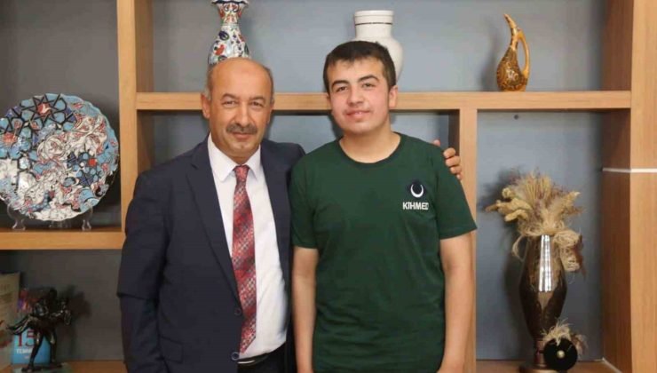 Milli Eğitim Müdürü Başyiğit’ten LGS Türkiye Birincisi Enes Malik Önsay’a tebrik ve destek