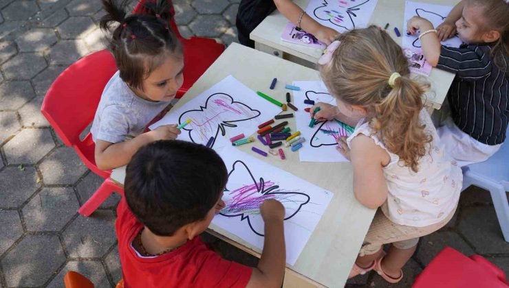 Minikler hem eğleniyor hem öğreniyor