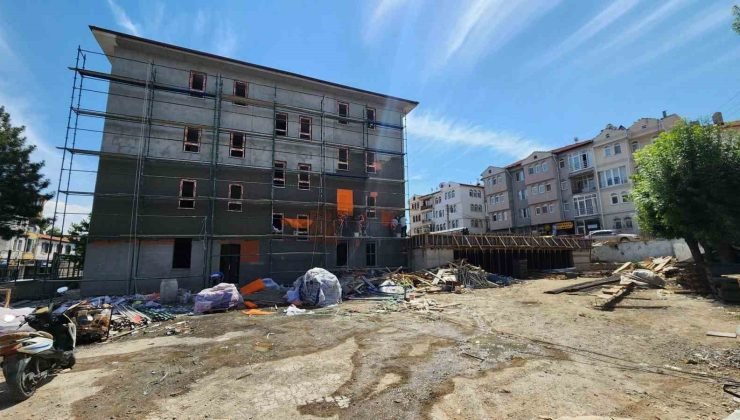 Müdür Başyiğit’ten inşaatı devam eden okulda inceleme