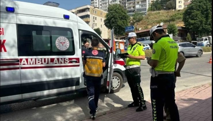 Otomobil ile motosikletin çarpışması sonucu 1 kişi yaralandı