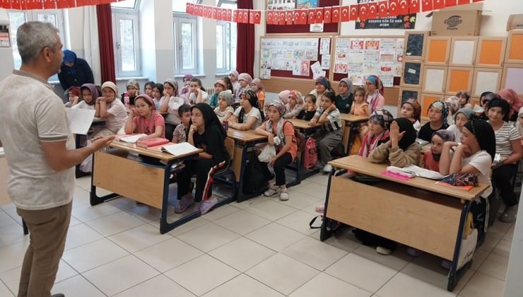 Simav’da yaz Kur’an kurslarında mahremiyet ve bağımlılık semineri