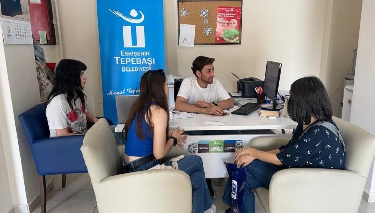 Üniversite sınavına giren öğrencilere ücretsiz danışmanlık hizmeti