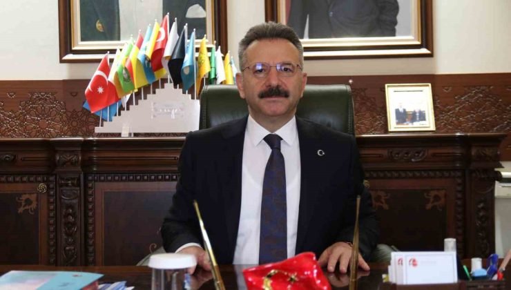Vali Aksoy: “Sayın Cumhurbaşkanımızın çağrısıyla halk sokaklara inerek milli iradeye sahip çıktı”