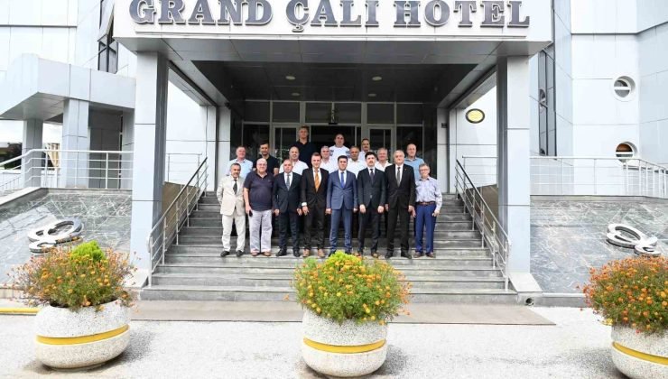 Vali Aygöl Bozüyük’te iş insanları ile bir araya geldi