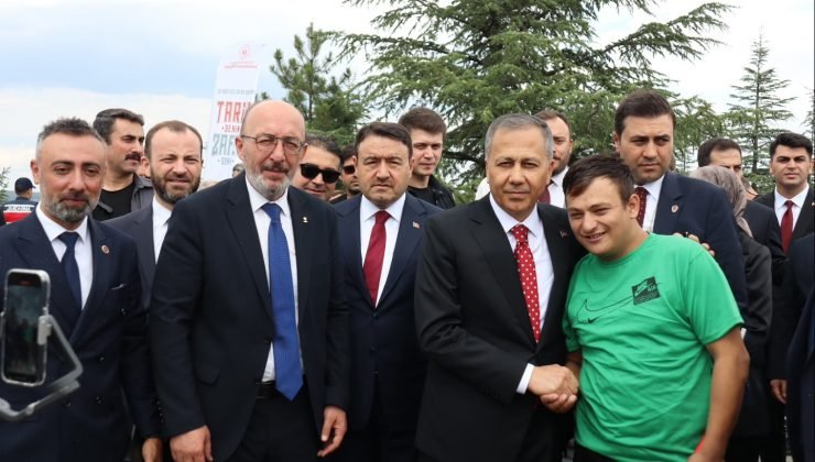 30 Ağustos Zafer Bayramı, Atatürk’ün Büyük Taarruz’u yönettiği Zafertepe’de coşkuyla kutlandı