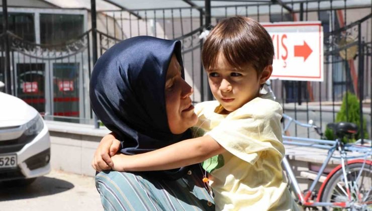 54 yaşındaki kadın emekli polis komşusu tarafından sopayla dövüldüğünü iddia etti
