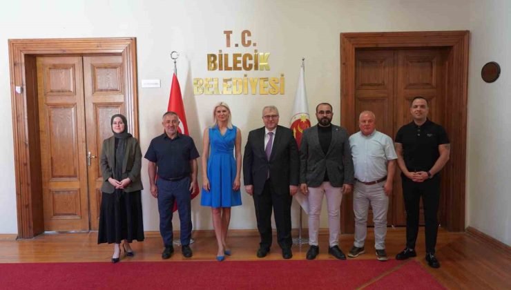 AK Parti teşkilatından Belediye Başkanı Subaşı’na ziyaret