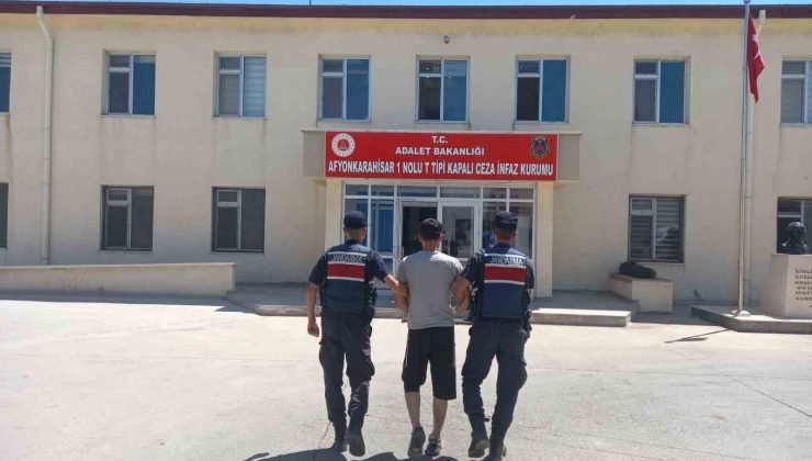 Aranan şahsın saklandığı yer jandarmayı bile şok etti