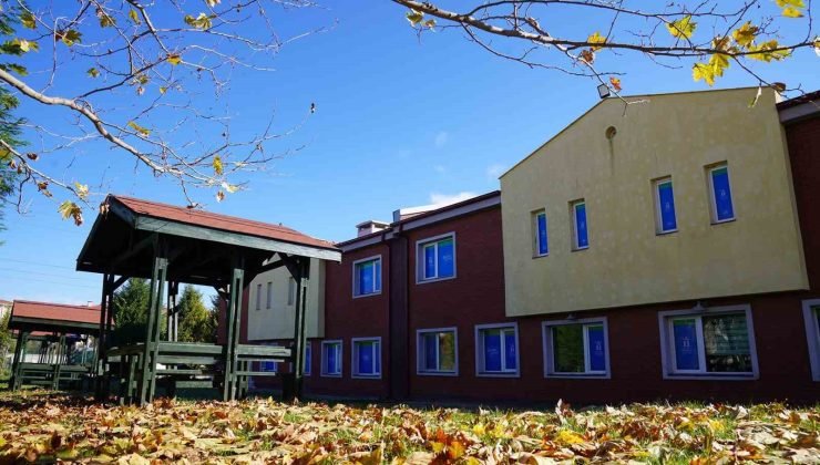 Başkan Ataç, “Üniversite eğitimi için Eskişehir’imizi tercih eden gençlerimiz, yeni evinize hoş geldiniz”