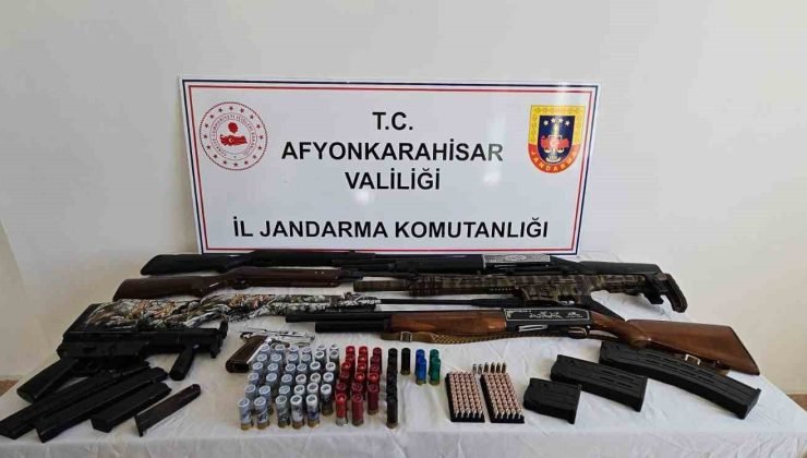 Baskın yapılan evden MP 5 çıktı