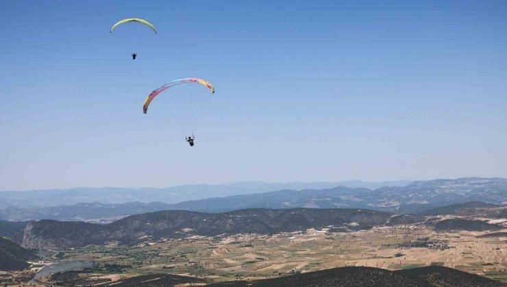 Bilecik Meryem Dağı’nda ‘Tandem Uçuş’ ile bir ilke imza atıldı