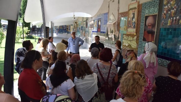 Bilecik’i gezen İstanbullu ziyaretçiler kentte hayran kaldı