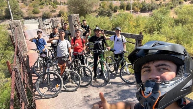 Bisiklet ile Tavşanlı ilçesi Balıköy Beldesinde bisiklet turu