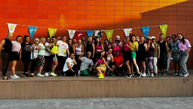 Eskişehirli kadınlardan eğlenceli Zumba etkinliği