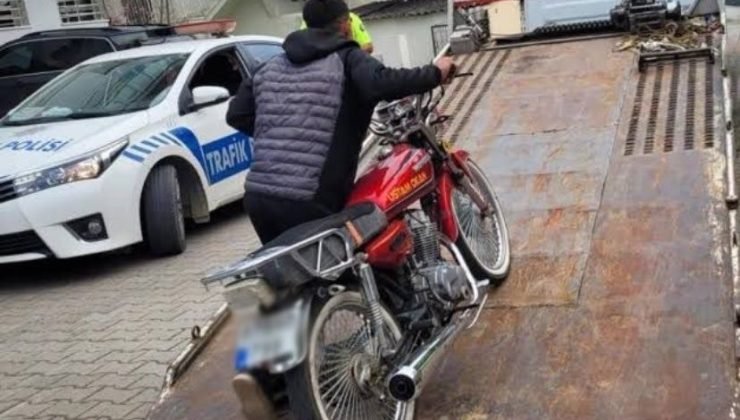 Ehliyetsiz motosiklet sürücüsüne 4 ayrı suçtan 26 bin 90 TL ceza uygulandı