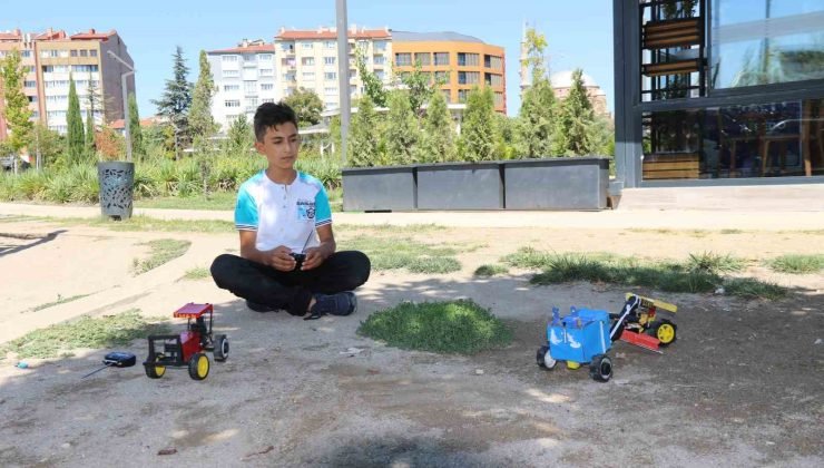 Evinde internet, telefonunda sosyal medya olmayan çocuk kendi elektronik oyuncaklarını imal ediyor