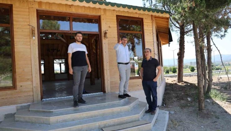 Gediz’de yeni ahşap kafe projesinde sona yaklaşıldı