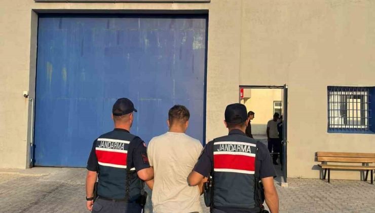 Hırsızlık suçundan aranan şahsı jandarma yakaladı