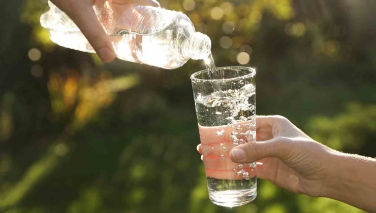 Kardiyoloji uzmanı uyardı: “Sıcak günlerde yanınızda su şişesi taşıyın ve düzenli su için”