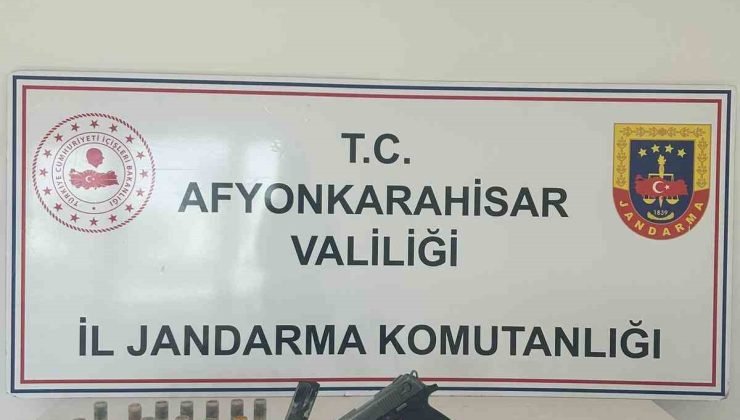 Kasten yaralama şüphelisi ruhsatsız tabanca ve bıçakla yakalandı