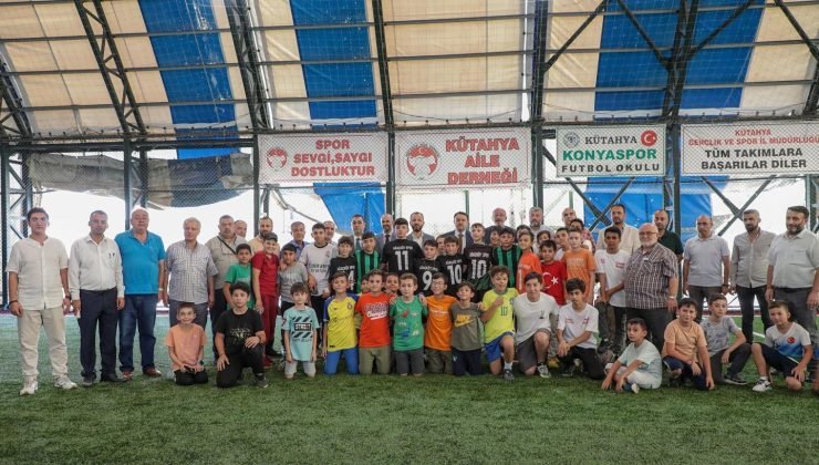 Kütahya’da Anadolu Halı Sahası yenilendi