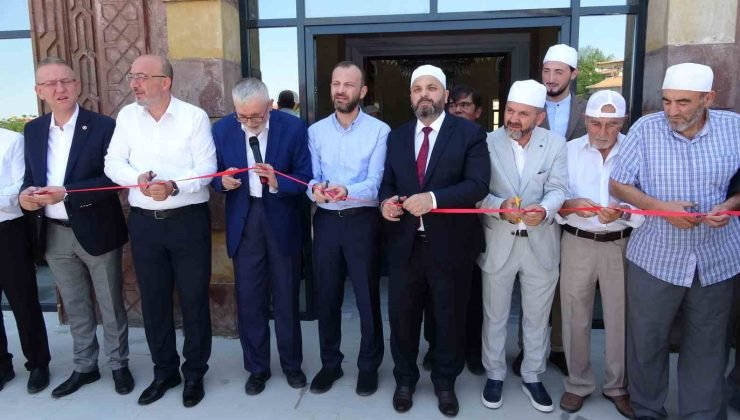 Kütahya’da Kevser Camii ibadete açıldı