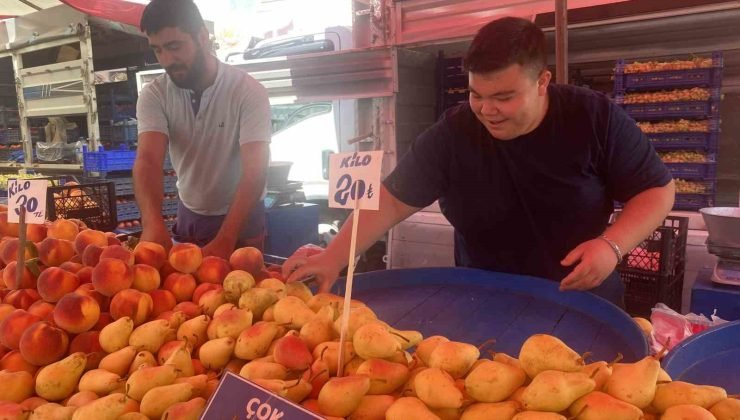 Pazarcı esnafı yazlık meyvelerin satışlarından memnun değil
