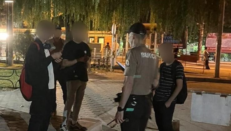 Polis parklarda 276 şahsı sorgulandı