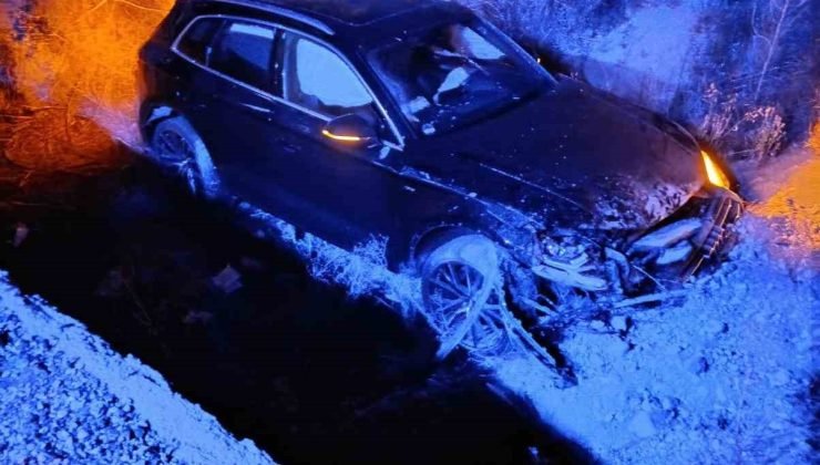 Şarampole giren otomobilde 5 kişi yaralandı