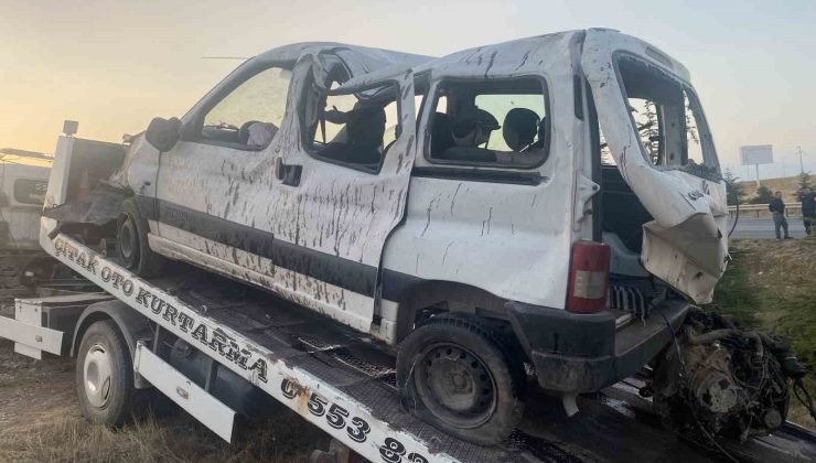 Şarampole yuvarlanan aracın sürücüsü hayatını kaybetti