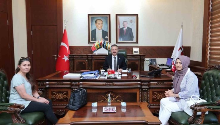 Şehidin eşi ve kardeşi Vali Aksoy’u ziyaret etti