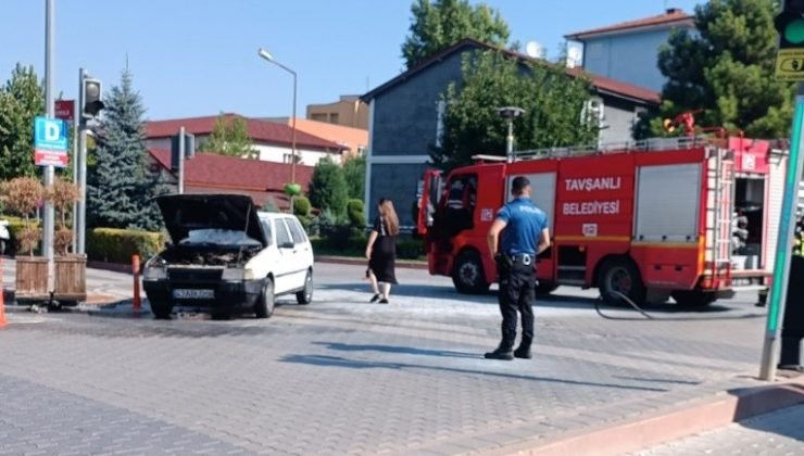 Tavşanlı’da hareket halindeki otomobilde yangın çıktı