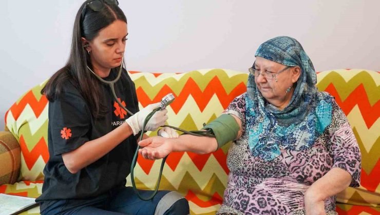 TEBEV’in evde sağlık ve bakım hizmet ile 385 vatandaşın yüzü gülüyor