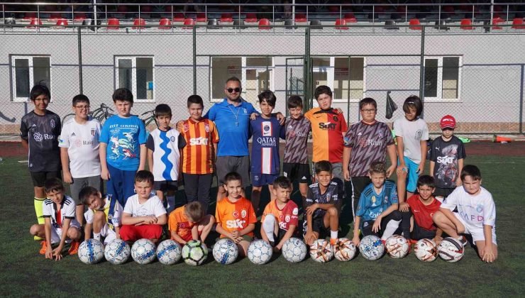 Tepebaşı Futbol Yaz Okulu cıvıl cıvıl