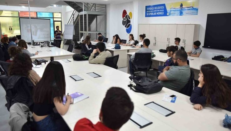 Tepebaşı Sosyal Kuluçka Merkezi gençlere ışık oluyor