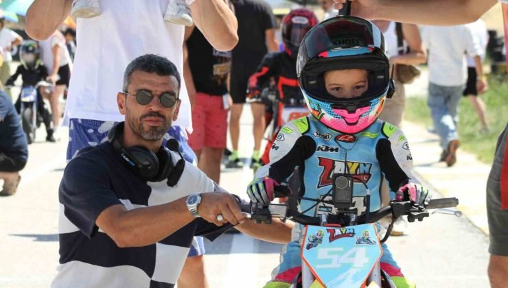 Türkiye Süpermoto Şampiyonası Uşak’ta yapıldı