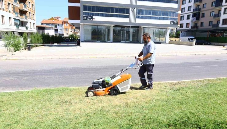 Uşak Belediyesinin bakım ve temizlik çalışmaları sürüyor