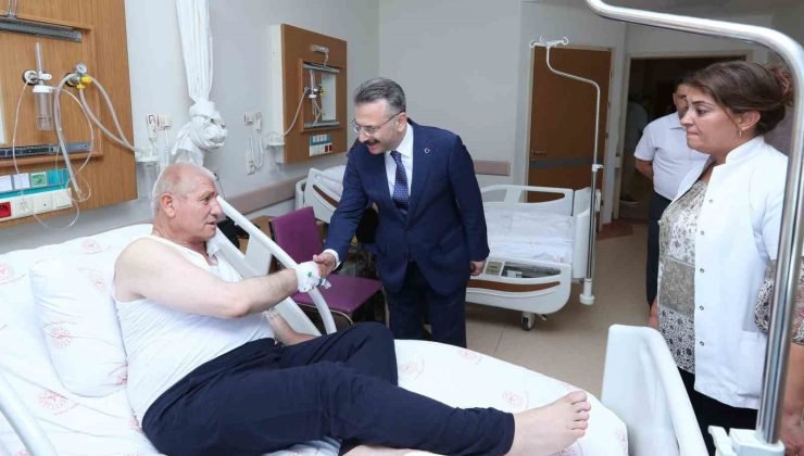 Vali Aksoy bıçaklanarak yaralanan vatandaşları ziyaret etti