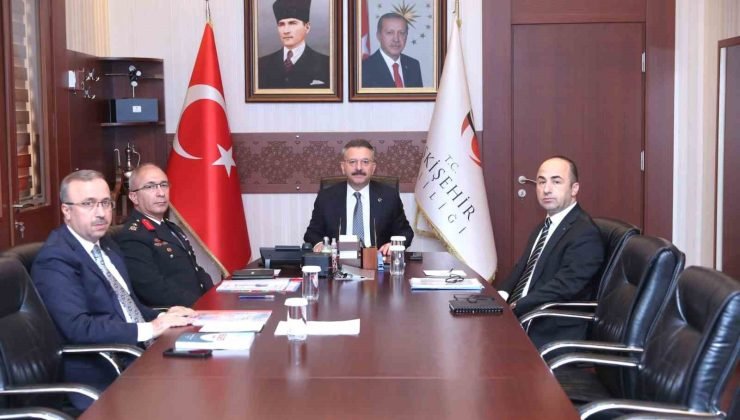 Vali Aksoy, Yeni Eğitim Öğretim Yılı Değerlendirme Toplantısı’na katıldı