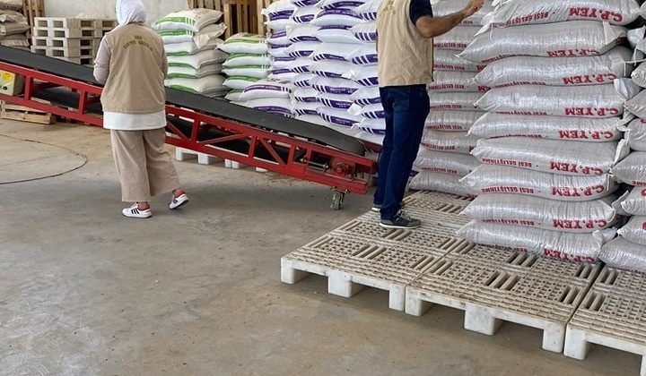 Yem satış bayilerinde denetim