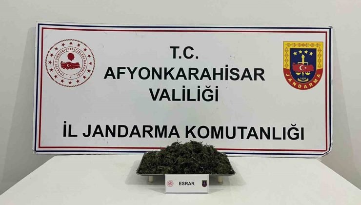215 gram esrar ele geçirildi