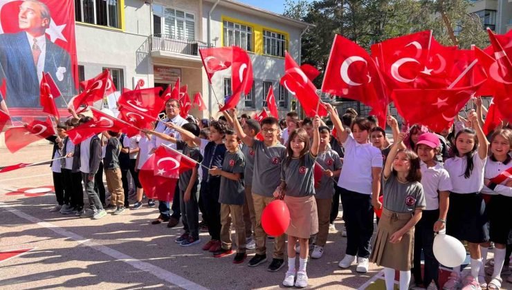 Afyonkarahisar’da yeni eğitim dönemi 143 bin öğrenci ile başladı