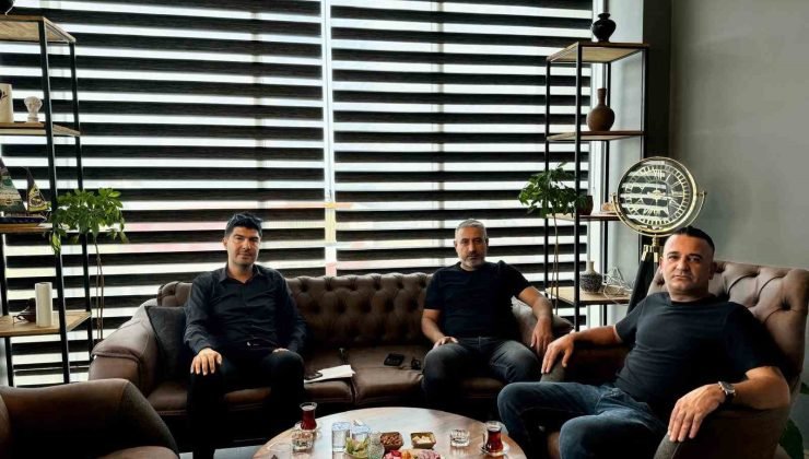 Bilecik Kız Futbol Takımı’na destek sözü