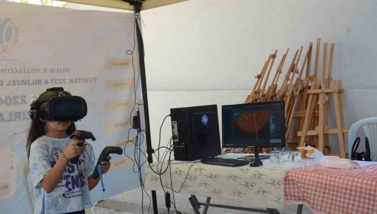 Bilecik’te çocuklar sanal gerçeklik gözlüğü ile Güneş sistemini gezdi